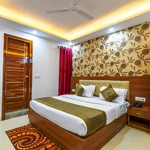 Hotel Urban Tree At Delhi Airport