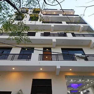 Hotel Airlift At Delhi Airport