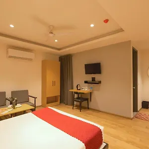 Hotel The Grand Tashree At Delhi Airport