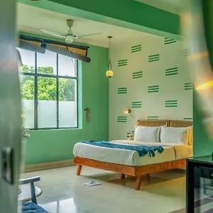 Minimalist One Hauz Khas Village ניו דלהי