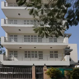 Hotel Mehra Residency At The Airport
