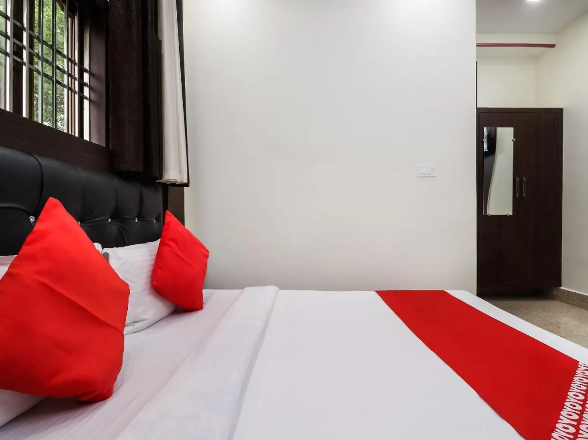 Oyo 73841 Amrit Residency Hotel New Delhi